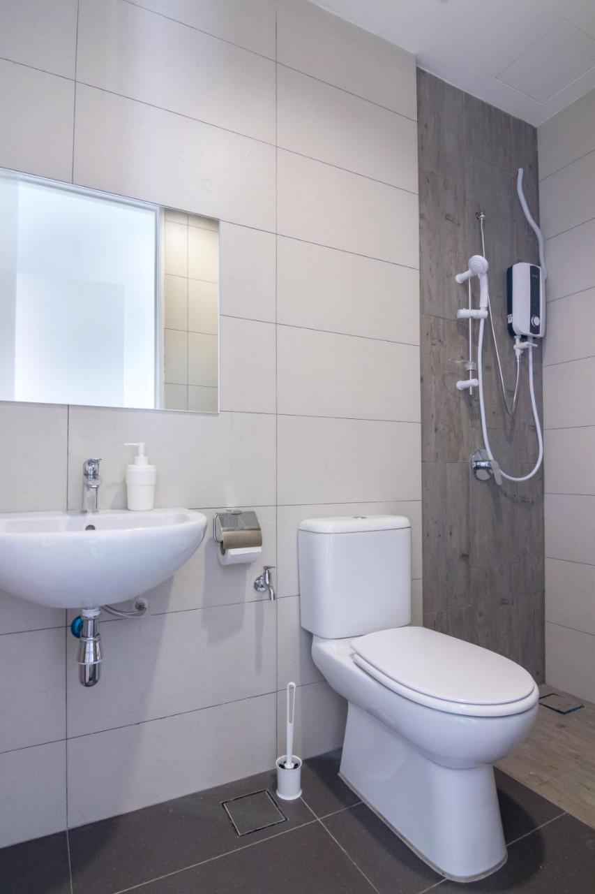 Arte Serviced Apartment @ Penang Gelugor Esterno foto