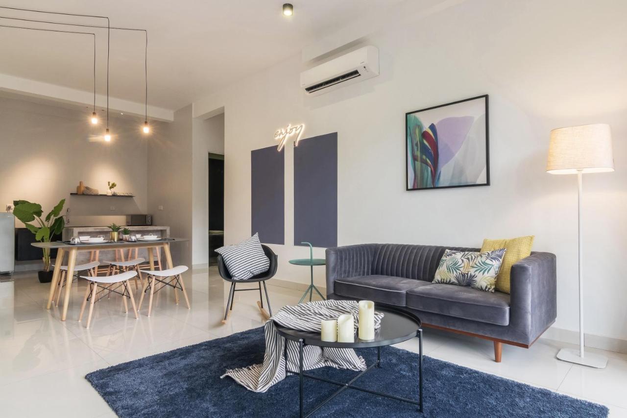 Arte Serviced Apartment @ Penang Gelugor Esterno foto