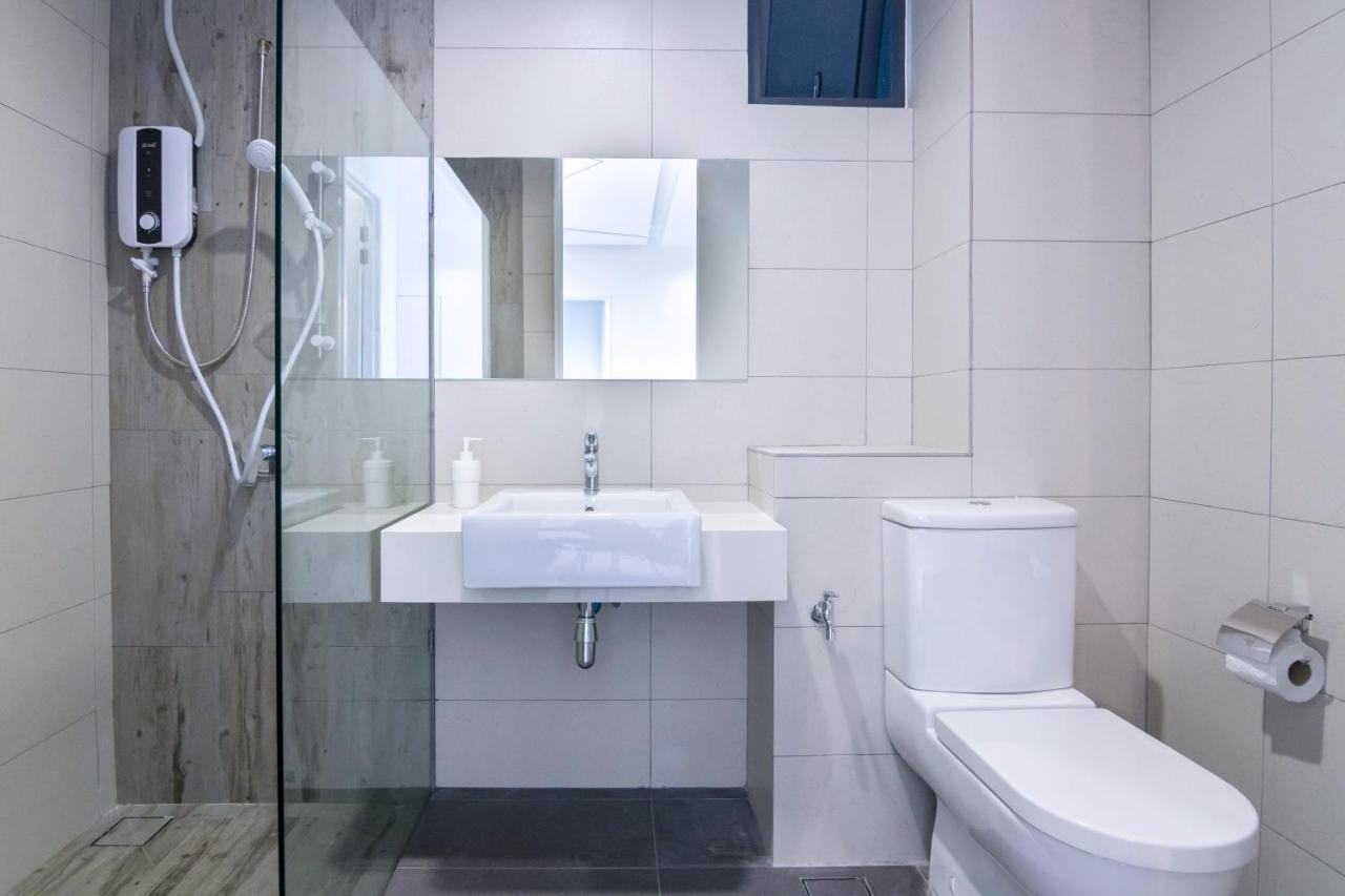 Arte Serviced Apartment @ Penang Gelugor Esterno foto